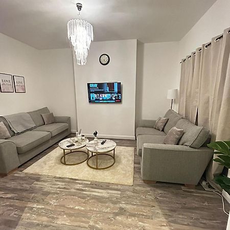 Lovely 5Br Home In Manchester. Close To The City Buitenkant foto