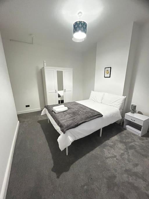Lovely 5Br Home In Manchester. Close To The City Buitenkant foto