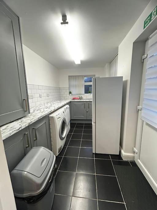 Lovely 5Br Home In Manchester. Close To The City Buitenkant foto