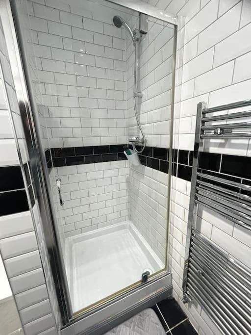 Lovely 5Br Home In Manchester. Close To The City Buitenkant foto