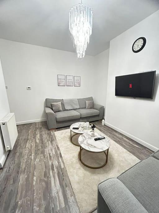 Lovely 5Br Home In Manchester. Close To The City Buitenkant foto
