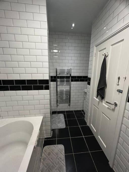 Lovely 5Br Home In Manchester. Close To The City Buitenkant foto