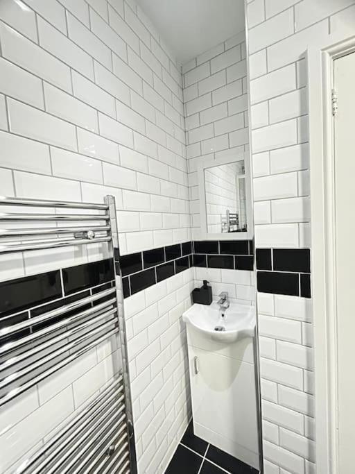 Lovely 5Br Home In Manchester. Close To The City Buitenkant foto